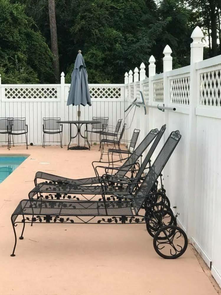 Garden Inn And Suites Near Callaway Gardens Pine Mountain Exterior foto